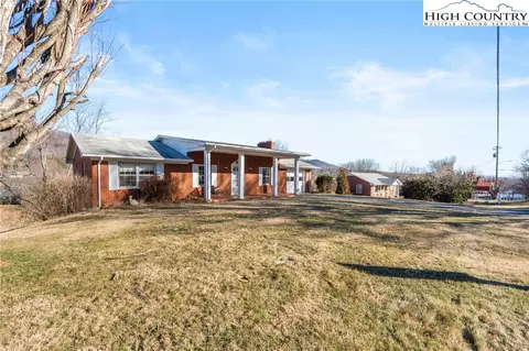 210 Gentry St, Jefferson, NC 28640