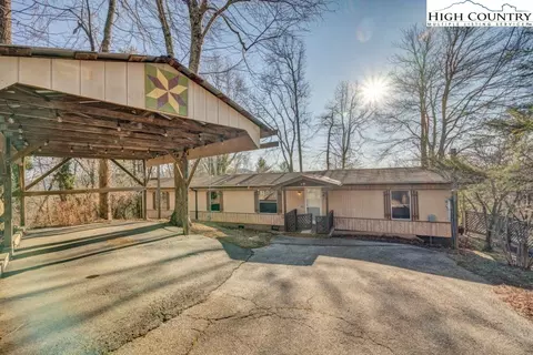 425 Jefferson Dr, West Jefferson, NC 28694