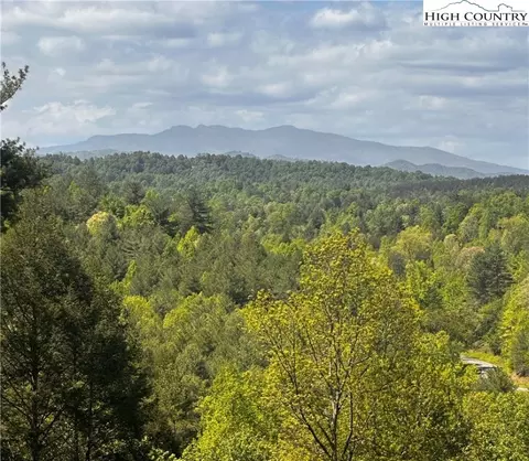 2070 Thoroughbred Way, Lenoir, NC 28645