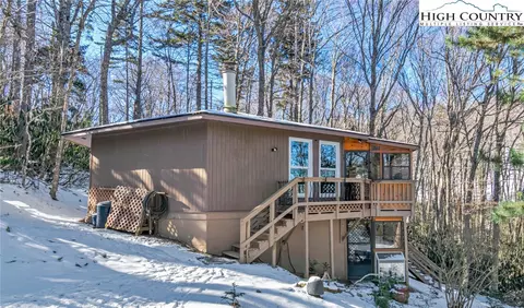 139 Wild Daisy Ln, Beech Mountain, NC 28604