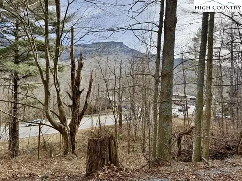 5221 Nc Highway 105, Banner Elk, NC 28604