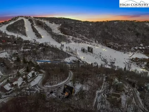 103 Snowplow Ln, Beech Mountain, NC 28604 photo 1