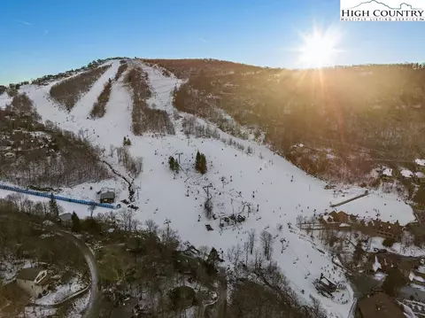 103 Snowplow Ln, Beech Mountain, NC 28604 photo 8