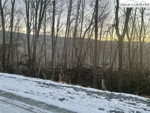 193 Rhododendron Dr, Banner Elk, NC 28604