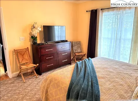 Bedroom - 3441 S Beech Mountain Pkwy #A4, Beech Mountain, NC 28604 photo 4 of 6
