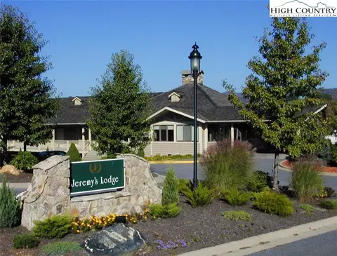 193 E Landing Dr #104, Jefferson, NC 28640