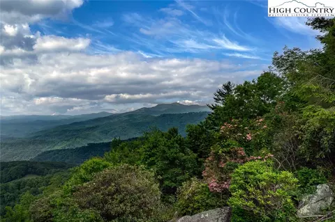 1966 Main St #2, Blowing Rock, NC 28605