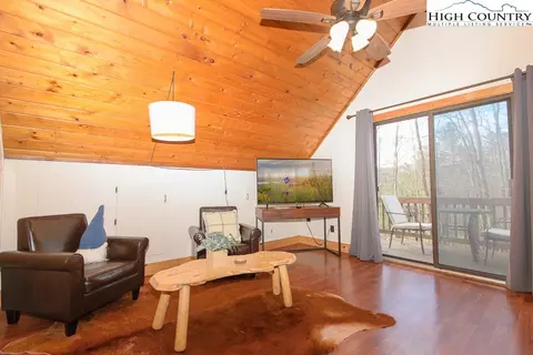 Living - 994 E Laurel Cir, Deep Gap, NC 28618 photo 11 of 11