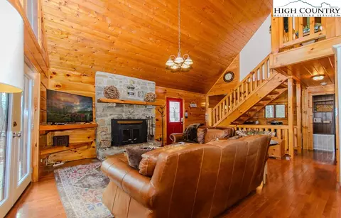 Living - 994 E Laurel Cir, Deep Gap, NC 28618 photo 5 of 11