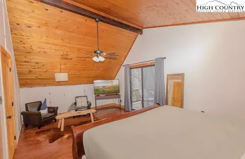 Bedroom - 994 E Laurel Cir, Deep Gap, NC 28618 photo 3 of 6