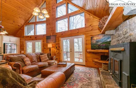 994 E Laurel Cir, Deep Gap, NC 28618