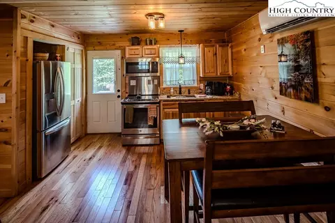 407 Ashe Park Rd, Jefferson, NC 28640