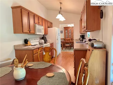 Kitchen - 109 Doe Run, Morganton, NC 28655 photo 2 of 3