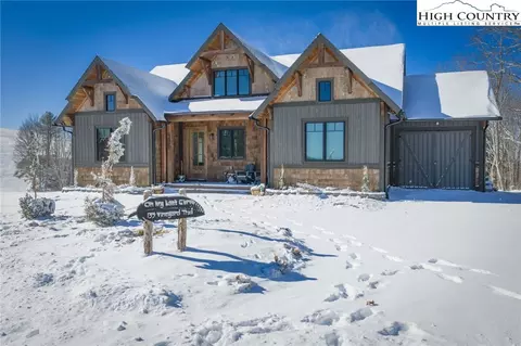 135 Vineyard Trl, Banner Elk, NC 28604