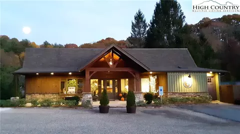 444 S Beech Mountain Pkwy, Banner Elk, NC 28604