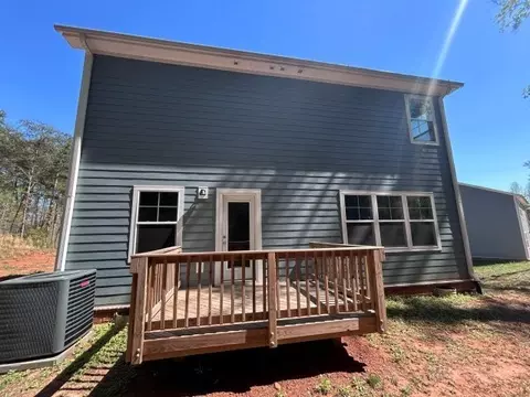 Exterior - 5155 NE Mark Dr, Hickory, NC 28601 photo 4 of 5