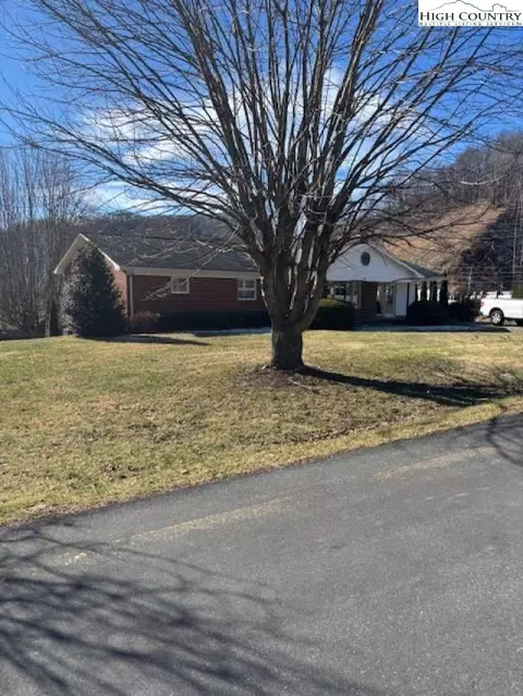 116 River Dr, Warrensville, NC 28693