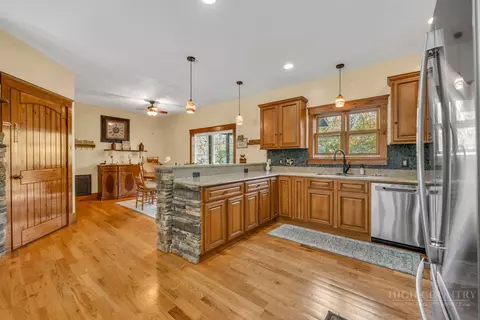 Kitchen - 242 Wallace Xing, Todd, NC 28684 photo 4 of 5