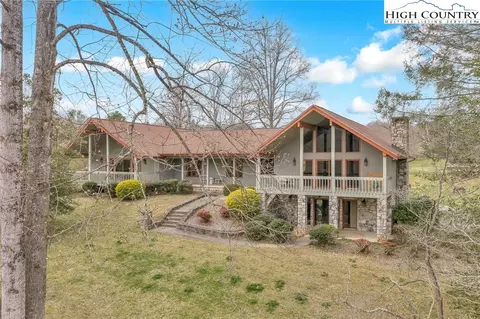 2718 Arden Dr, Lenoir, NC 28645