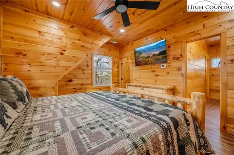 Bedroom - 2533 Buck Mountain Rd, Purlear, NC 28665 photo 7 of 7