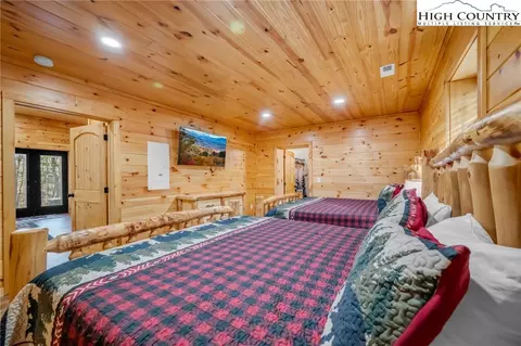 Bedroom - 2533 Buck Mountain Rd, Purlear, NC 28665 photo 1 of 7