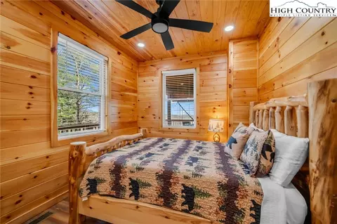 Bedroom - 2533 Buck Mountain Rd, Purlear, NC 28665 photo 3 of 7
