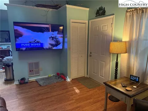 61 River Loop, Newland, NC 28657 photo 10