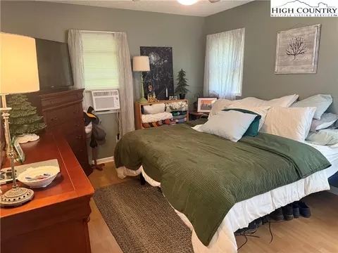 61 River Loop, Newland, NC 28657 photo 15