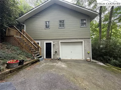 61 River Loop, Newland, NC 28657 photo 4