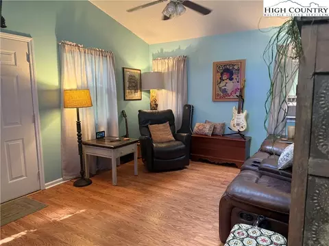 61 River Loop, Newland, NC 28657 photo 8