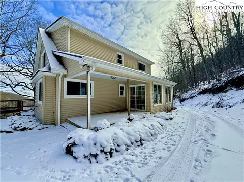 386 Hornblend Dr, Boone, NC 28607 photo 2
