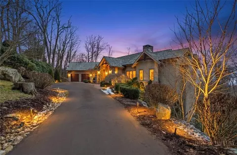 2110 Elk River Pkwy, Banner Elk, NC 28604