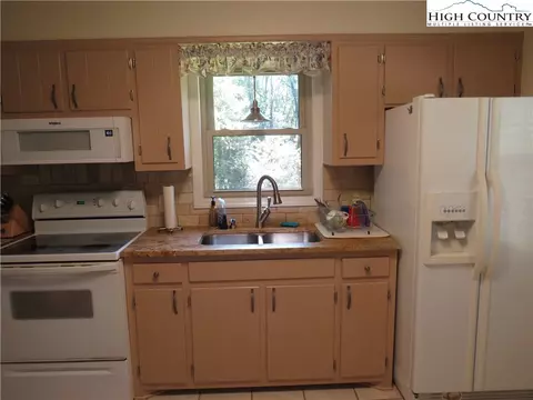 Kitchen - 296 Silo Rd, Sparta, NC 28675 photo 2 of 3