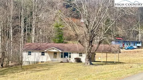 225 Davis Rd, Crumpler, NC 28617