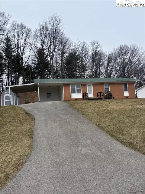88 Grand Ridge Rd, Sparta, NC 28675