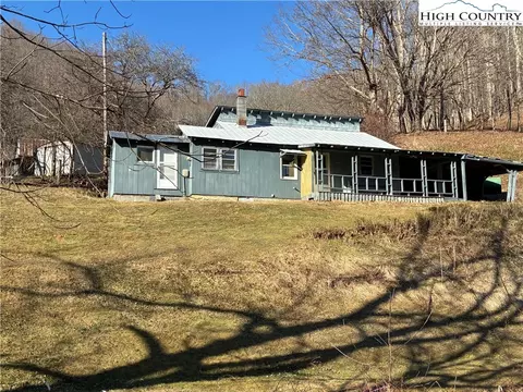 838 Rock Creek Rd, Creston, NC 28615