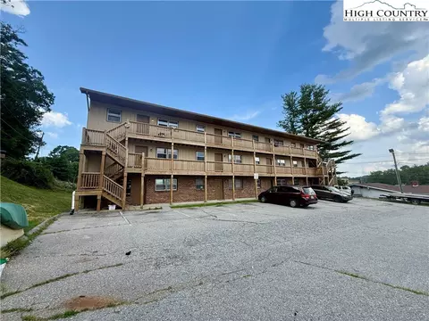 134 Mac St #10, Boone, NC 28607