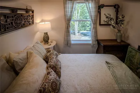 Bedroom - 211 Wild Daisy Ln, Beech Mountain, NC 28604 photo 6 of 8