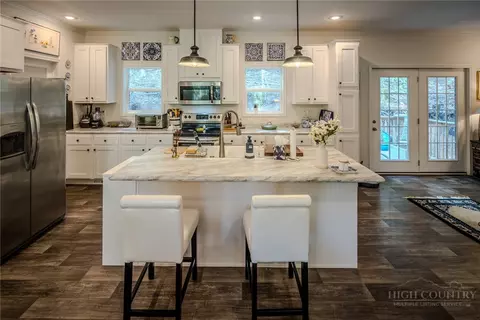 Kitchen - 211 Wild Daisy Ln, Beech Mountain, NC 28604 photo 4 of 8
