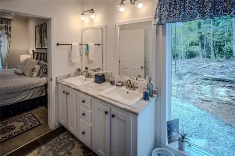 Bath - 211 Wild Daisy Ln, Beech Mountain, NC 28604 photo 1 of 4