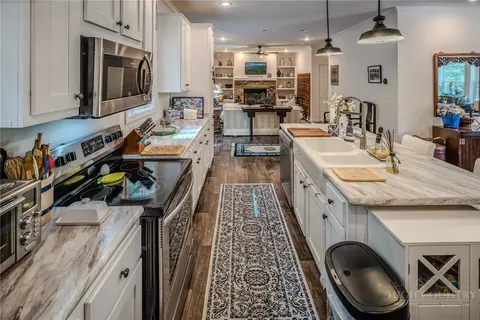 Kitchen - 211 Wild Daisy Ln, Beech Mountain, NC 28604 photo 7 of 8