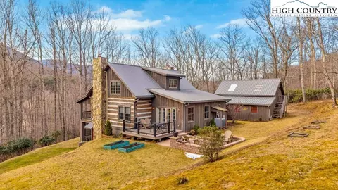 210 Savannah Dr, West Jefferson, NC 28694