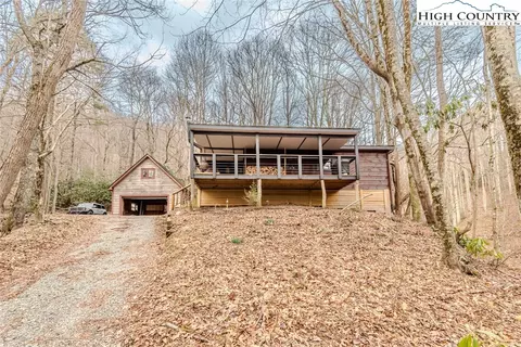 169 Samantha Springs Ln, Elk Park, NC 28622