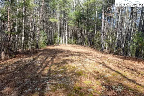 000 Narrow Gauge Dr #23, Lenoir, NC 28645