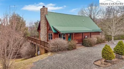 203 Waterwood Dr, West Jefferson, NC 28694