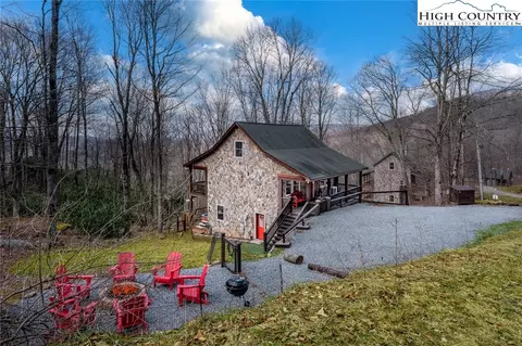 214 Sugar Bear Ridge Ln, Banner Elk, NC 28604