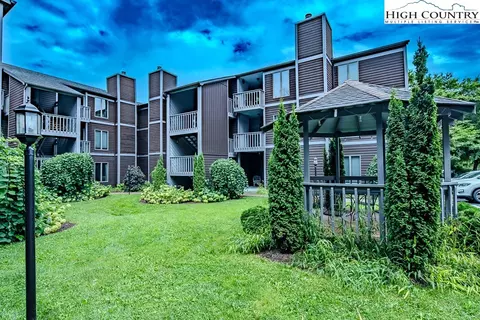 148 Royal Oaks Dr #221, Blowing Rock, NC 28605