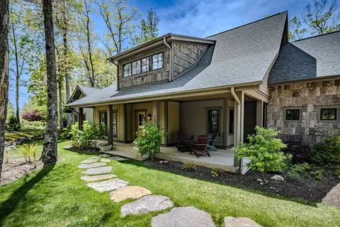 137 Mountain Breeze Knl, Blowing Rock, NC 28605
