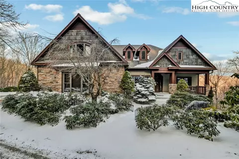 1226 Grouse Moor Dr, Sugar Mountain, NC 28604