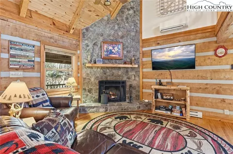 380 Devils Lake Dr, Seven Devils, NC 28604 photo 16
